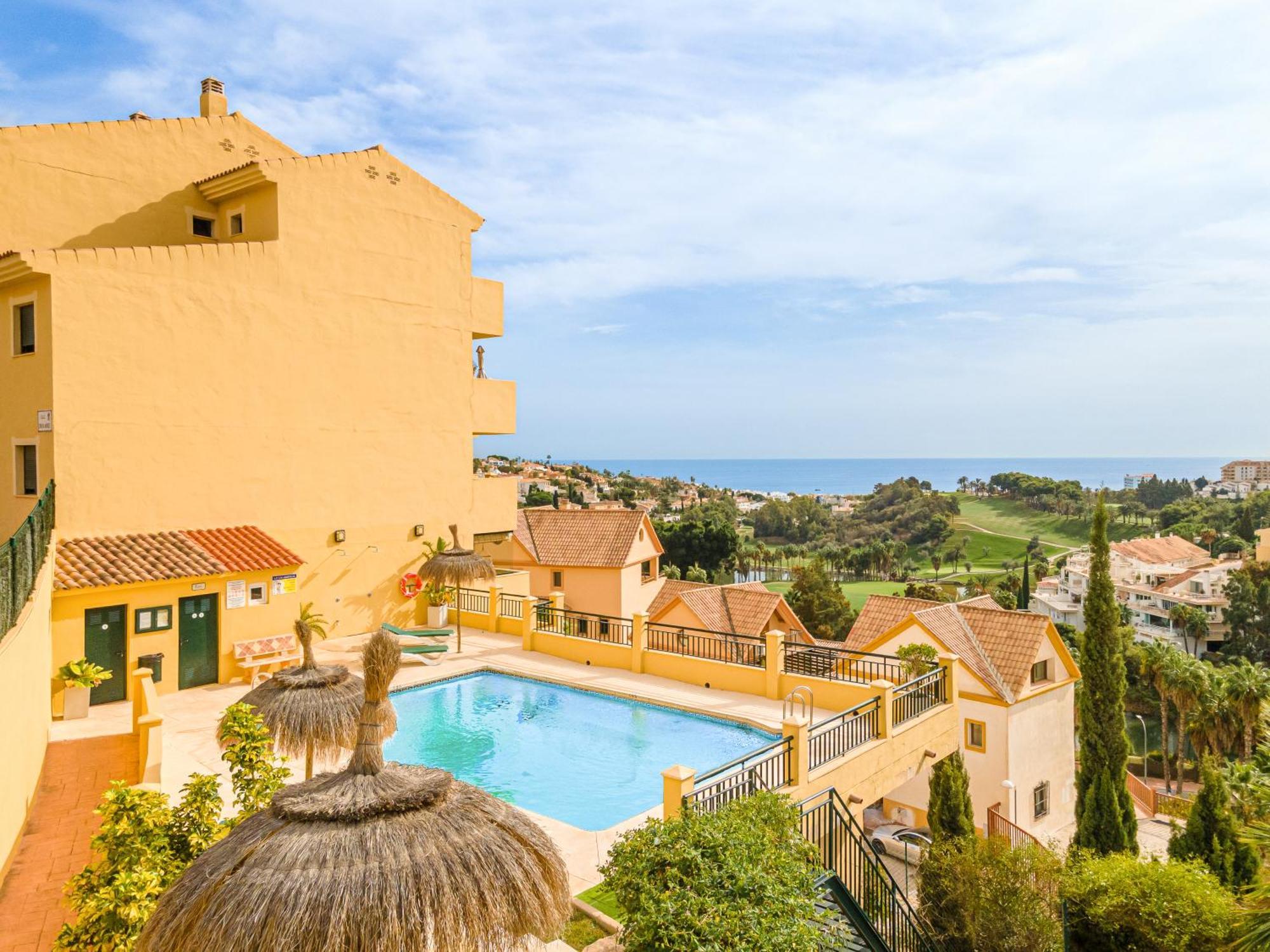 Fabulous Golf Front Apartment With Pool And Seaview Benalmádena Dış mekan fotoğraf